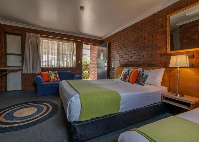 Country Pathfinder Motor Inn