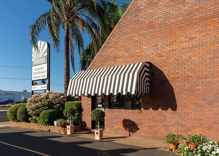 Country Pathfinder Motor Inn