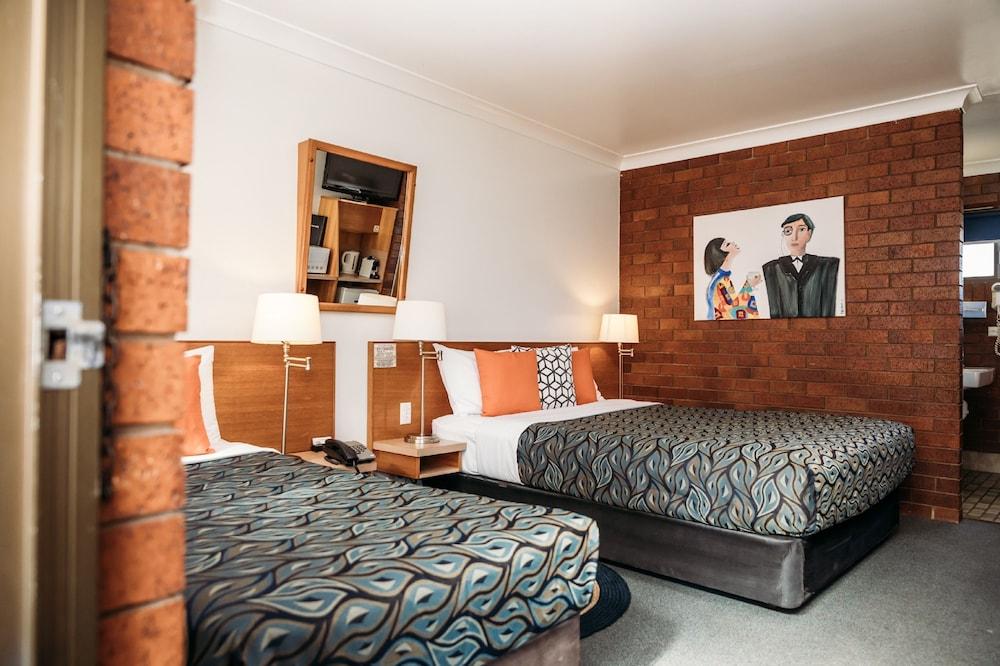 Country Pathfinder Motor Motel 3*